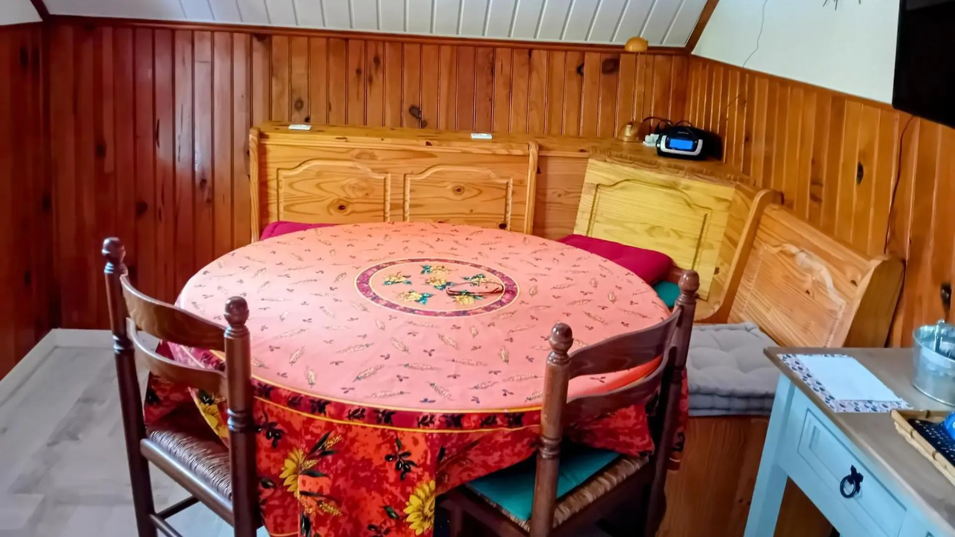 Chalet Dans Camping A Camon 0*, Camon (Languedoc-Roussillon) France